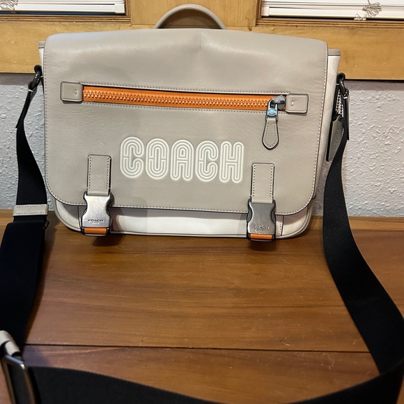 Pristine Coach bag and matching wallets - Picture 1 of 7